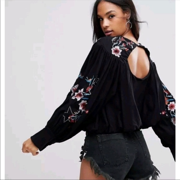 Free People Tops - FREE PEOPLE BLACK EMBROIDERED FLORAL CROP TOP